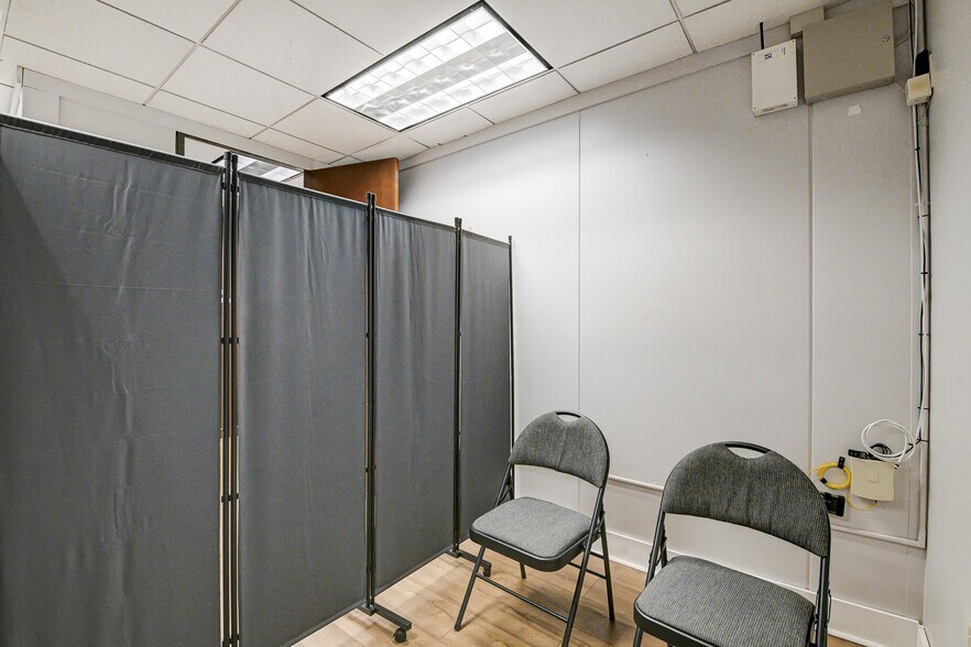 More Photos Of 9635 Southern Pine Blvd, Charlotte Coworking Space