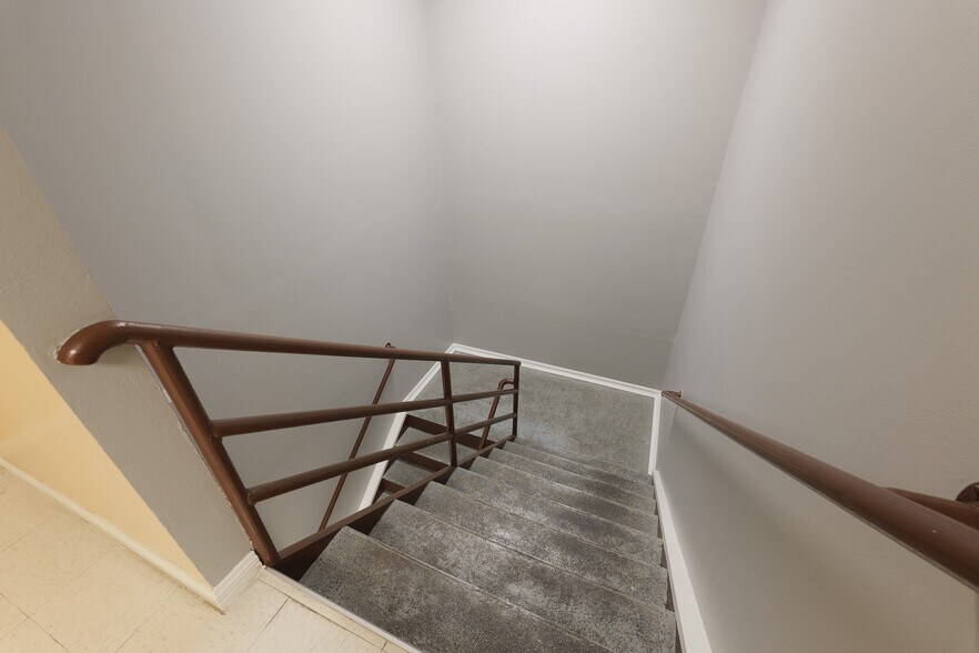 More Photos Of 305 Expressway 83, Mission Medical For Sale