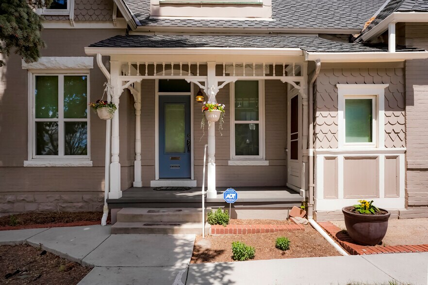 More Photos Of 1979 W Littleton Blvd, Littleton Office Residential For Sale