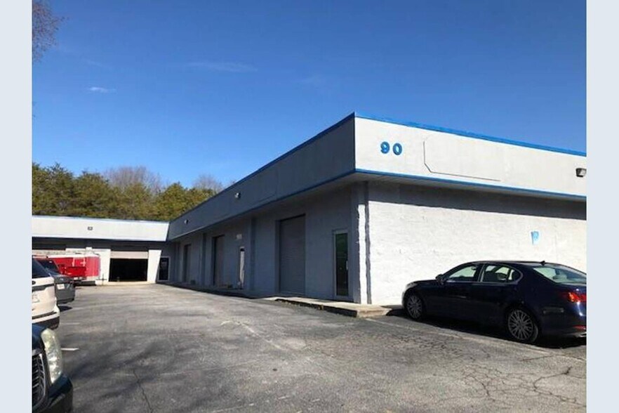 More Photos Of 90 Grayson Industrial Pky, Grayson Warehouse For Lease