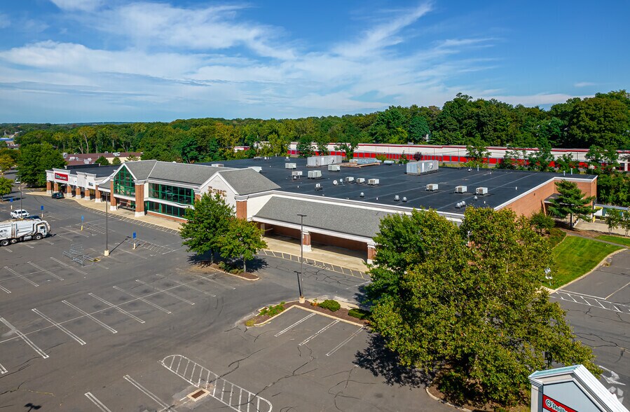 More Photos Of 425 Broad St, Manchester Supermarket For Sale