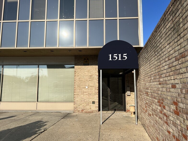 More Photos Of 1515 Reisterstown Rd, Pikesville Office For Lease