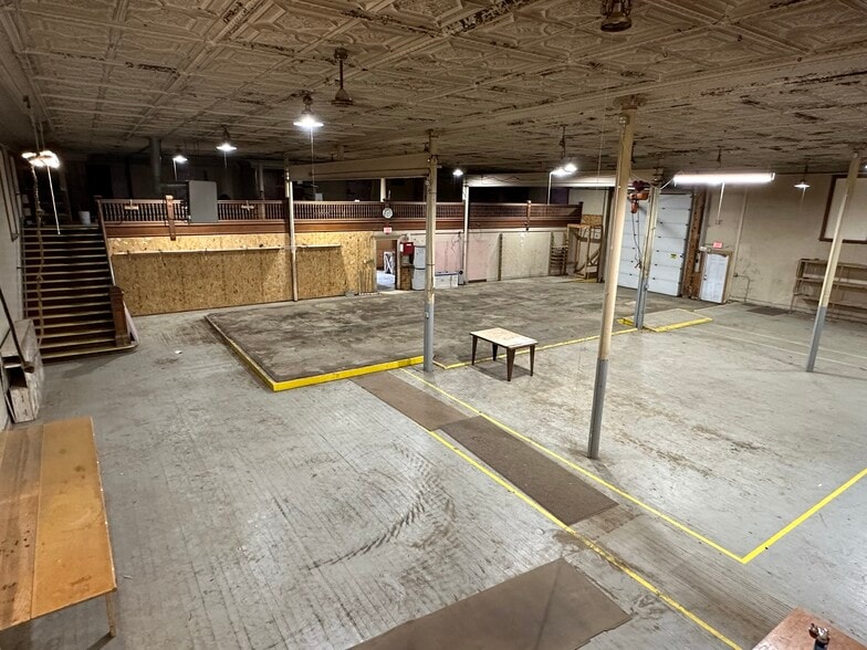 More Photos Of 122 W Main St, Elk Point Manufacturing For Lease