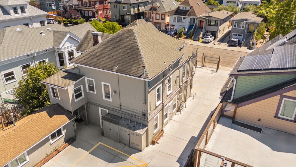 More Photos Of 1062 60th St, Oakland Apartments For Sale