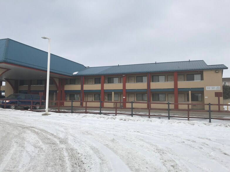 Primary Photo Of 71 E Gasoline Alley, Red Deer Hotel For Sale