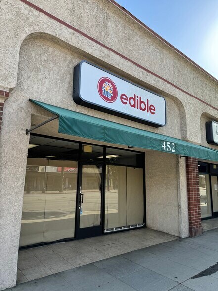 More Photos Of 440-458 E Colorado Blvd, Pasadena Storefront For Lease