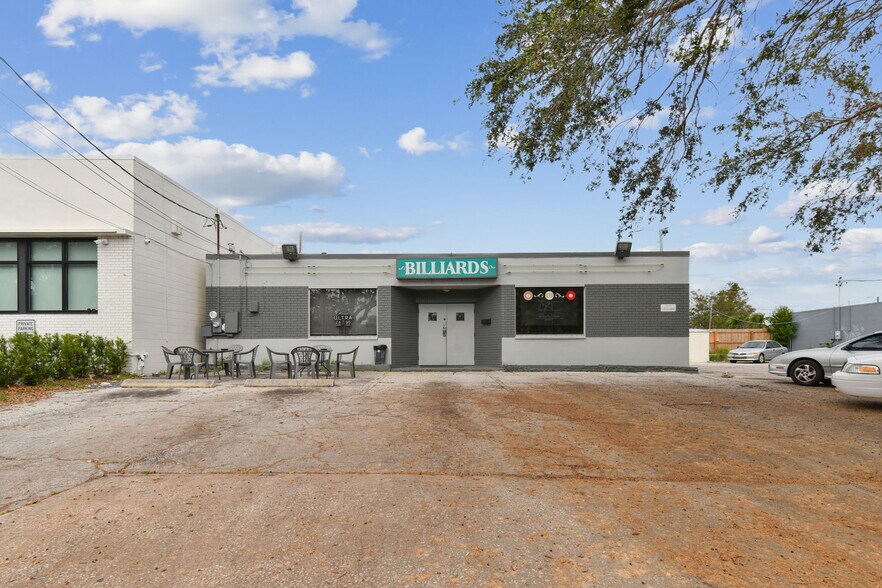 More Photos Of 1212 Rogers St, Clearwater Bar For Sale