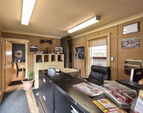 More Photos Of 77 High St, Georgina Auto Dealership For Lease