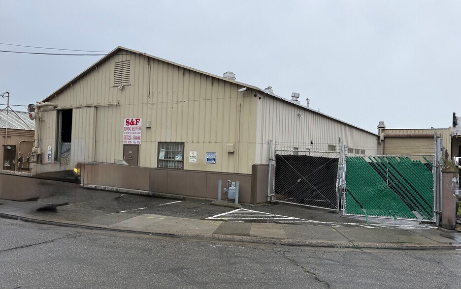More Photos Of 616 McClary Ave, Oakland Manufacturing For Sale