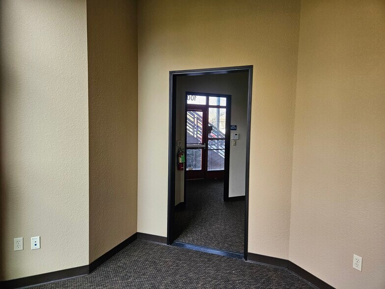 More Photos Of 1200 Scenic Dr, Modesto Office For Lease
