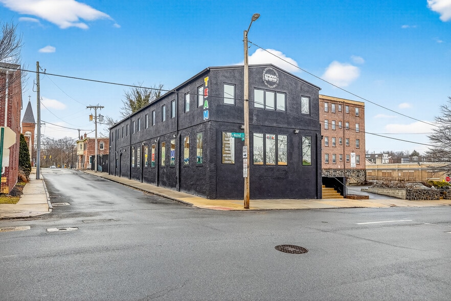 More Photos Of 1501 N Walnut St, Wilmington Office For Sale