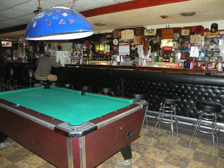 More Photos Of 712 J C Penney Dr, Kemmerer Bar For Sale