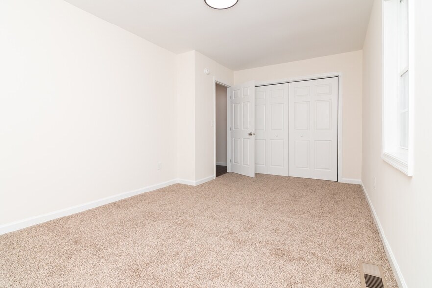 More Photos Of 105 E Adams St, Georgetown Apartments For Sale