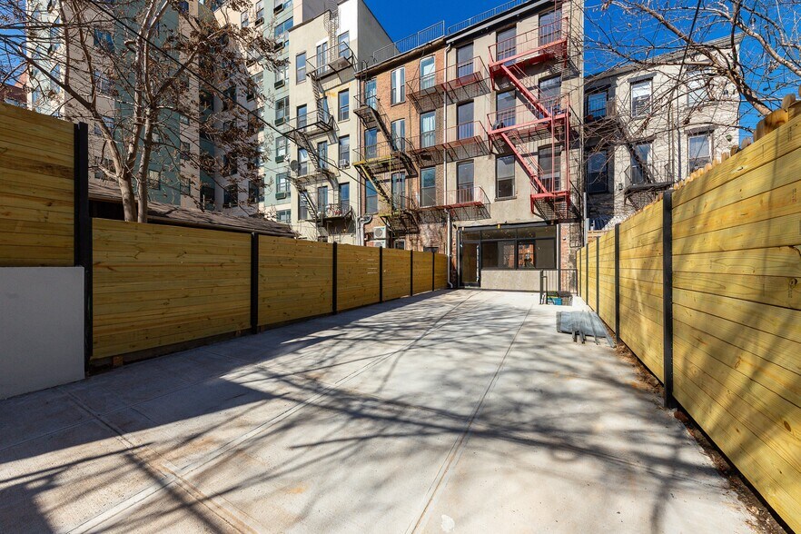 More Photos Of 1086 Fulton St, Brooklyn Apartments For Lease