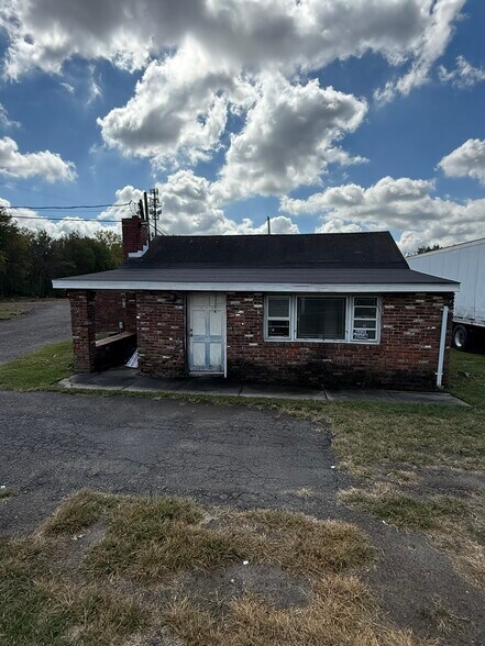 More Photos Of 663 Highway 33, Millstone Township Land For Lease