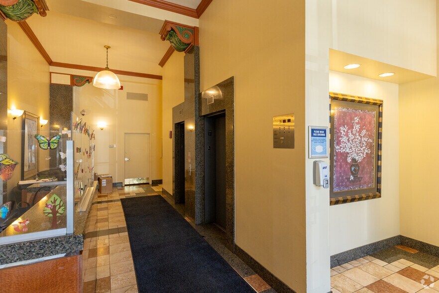 More Photos Of 161 W Harrison St, Chicago Apartments For Lease