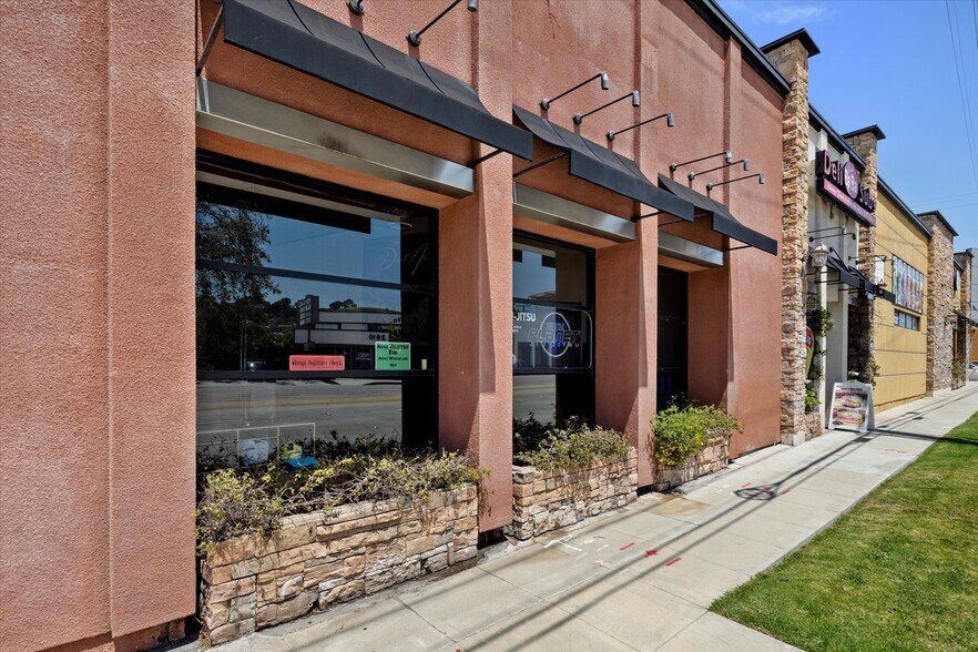 More Photos Of 3801-3817 Pacific Coast Hwy, Torrance Storefront For Lease