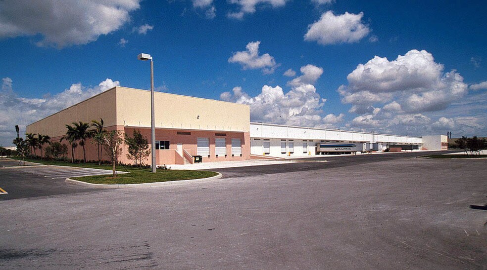 More Photos Of 10800 NW 103rd St, Medley Warehouse For Lease