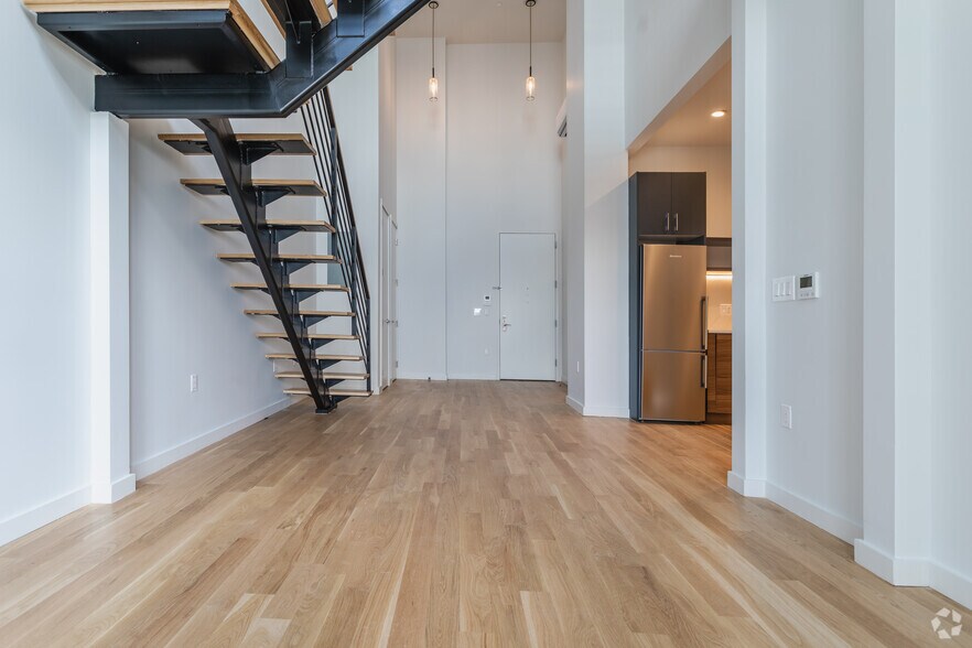 More Photos Of 45-67 Davis St, Long Island City Apartments For Lease