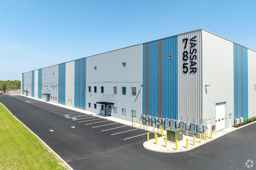 Primary Photo Of 785 Vassar Ave, Lakewood Warehouse For Lease