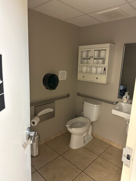 More Photos Of 128 W Charlotte Ave, Punta Gorda Office Residential For Sale