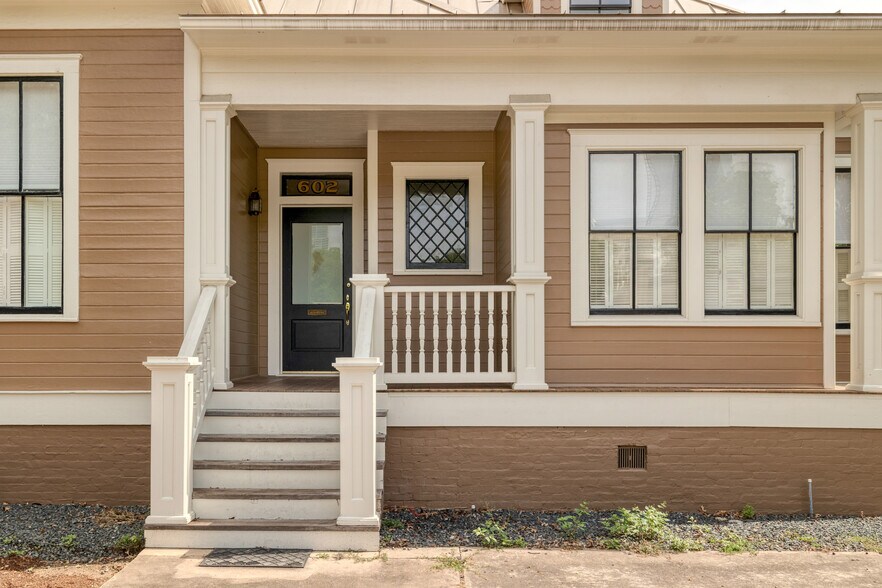 More Photos Of 602 W 13th St, Austin Office For Lease