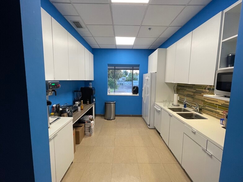 More Photos Of 120 NE 27th St, Miami Office For Lease