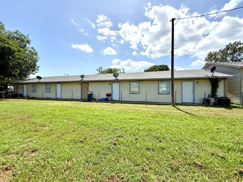 More Photos Of 312 S B St, Davis Apartments For Sale