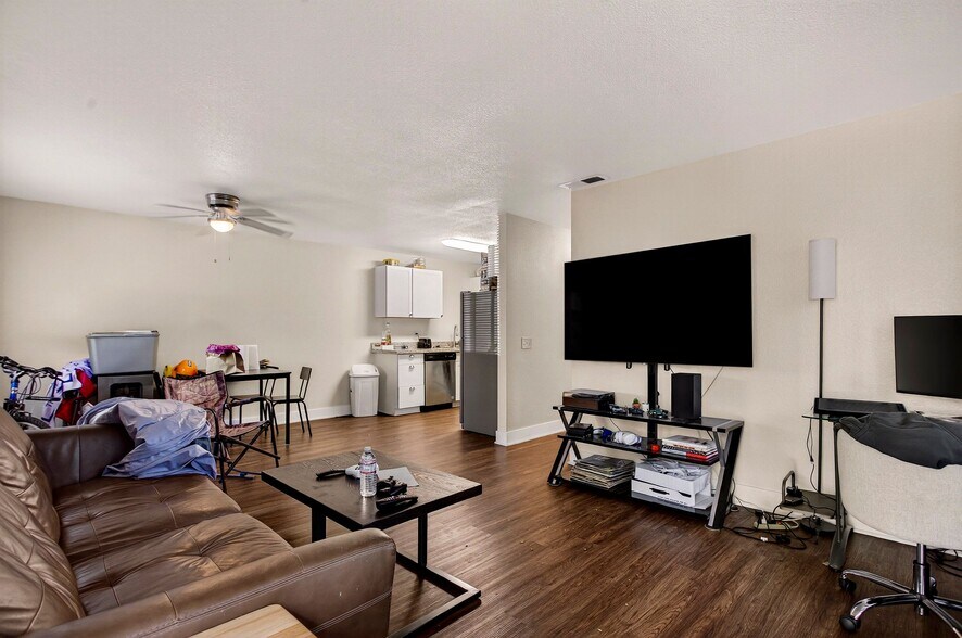 More Photos Of 703 W 2nd Ave, Chico Apartments For Sale