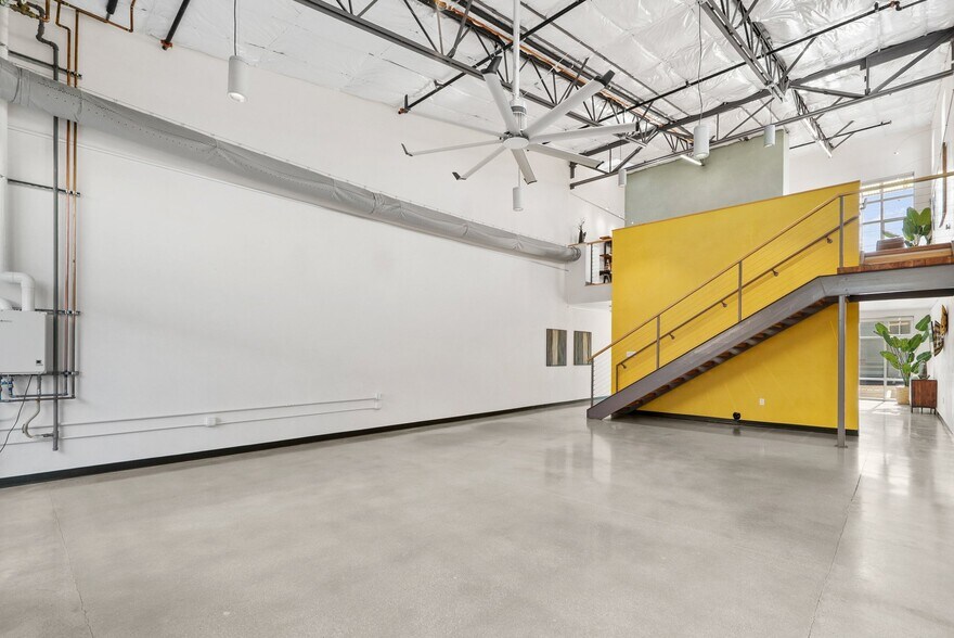More Photos Of 108 High Rd, Santa Cruz Flex For Sale
