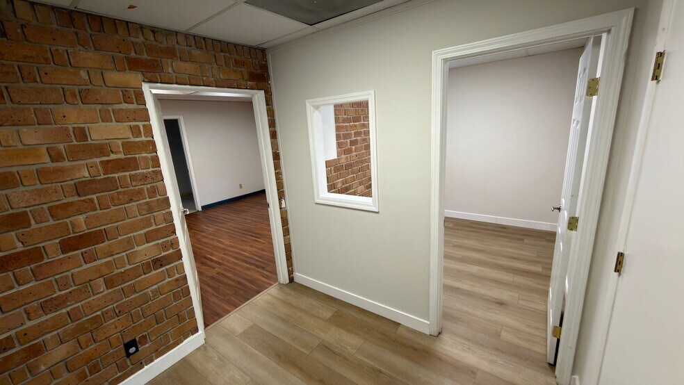 More Photos Of 1539 Parental Home Rd, Jacksonville Medical For Lease