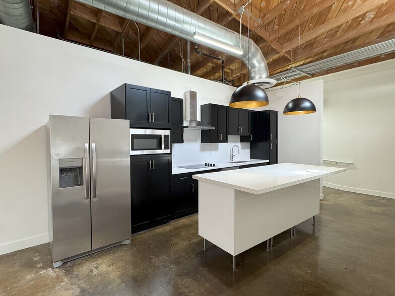 More Photos Of 1819-1823 Colorado Ave, Santa Monica Loft Creative Space For Lease