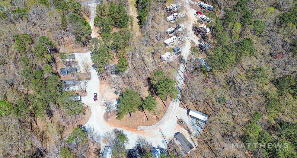 More Photos Of 700 Parkdale Dr, Hartwell Multifamily For Sale