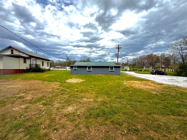 More Photos Of 1074 S Main St, Crossville Office Residential For Sale