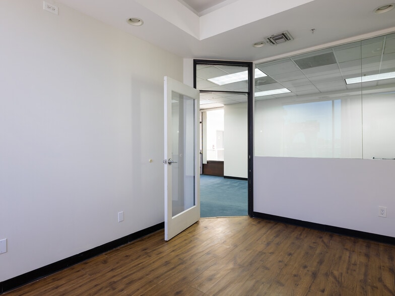 More Photos Of 5155 W Rosecrans Ave, Hawthorne Loft Creative Space For Sale