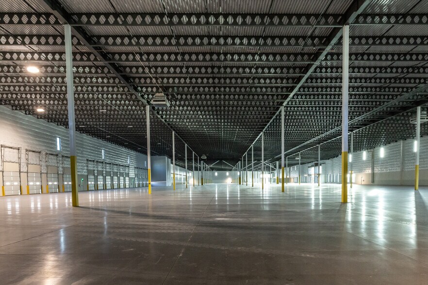 More Photos Of 2377 S Arizona Ave, Chandler Warehouse For Lease