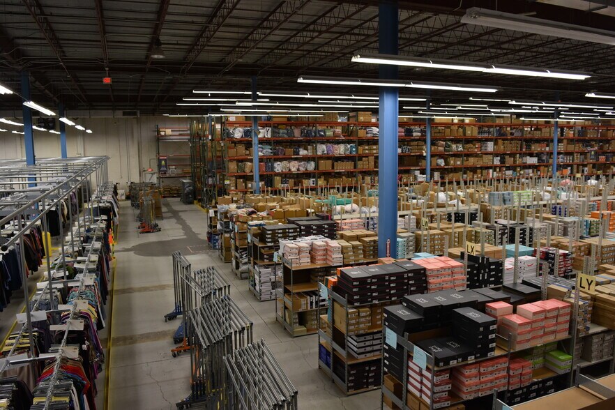 More Photos Of 2400 118th Ave N, Saint Petersburg Manufacturing For Sale