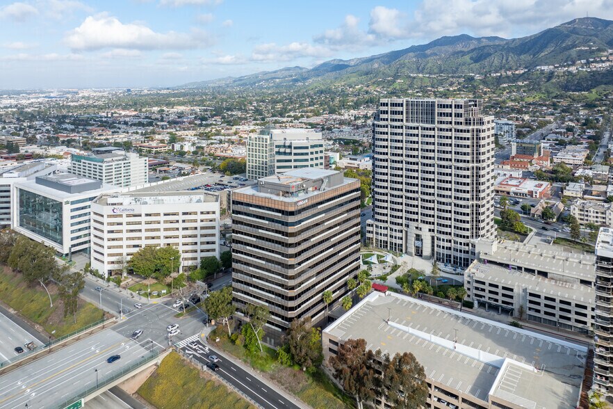 More Photos Of 700 N Brand Blvd, Glendale Office For Lease