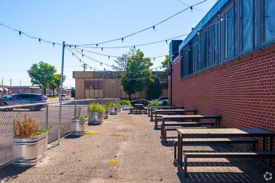 More Photos Of 2171 S Grape St, Denver Restaurant For Lease