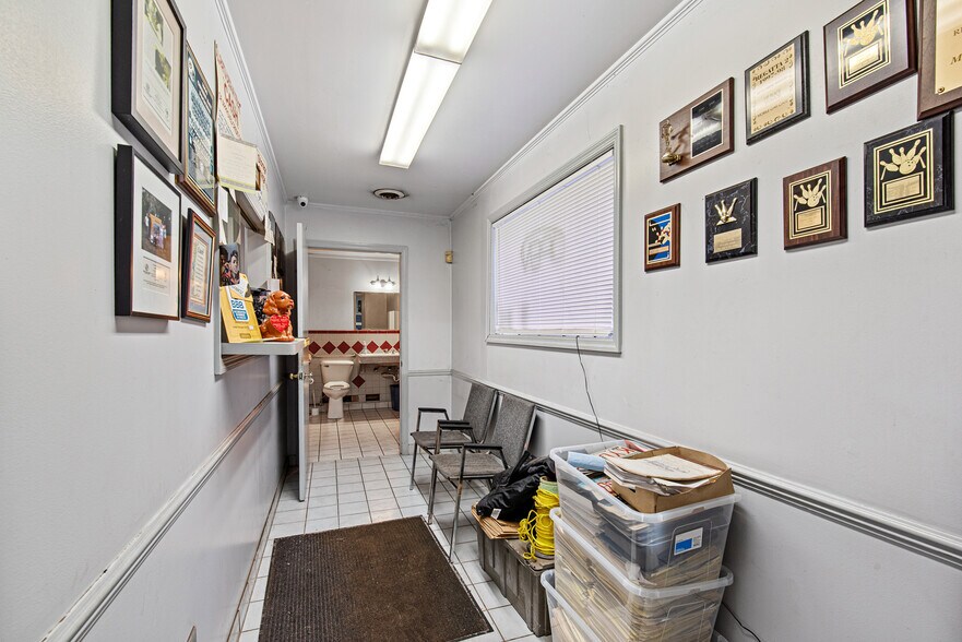 More Photos Of 3434 N Holton St, Milwaukee Auto Repair For Sale