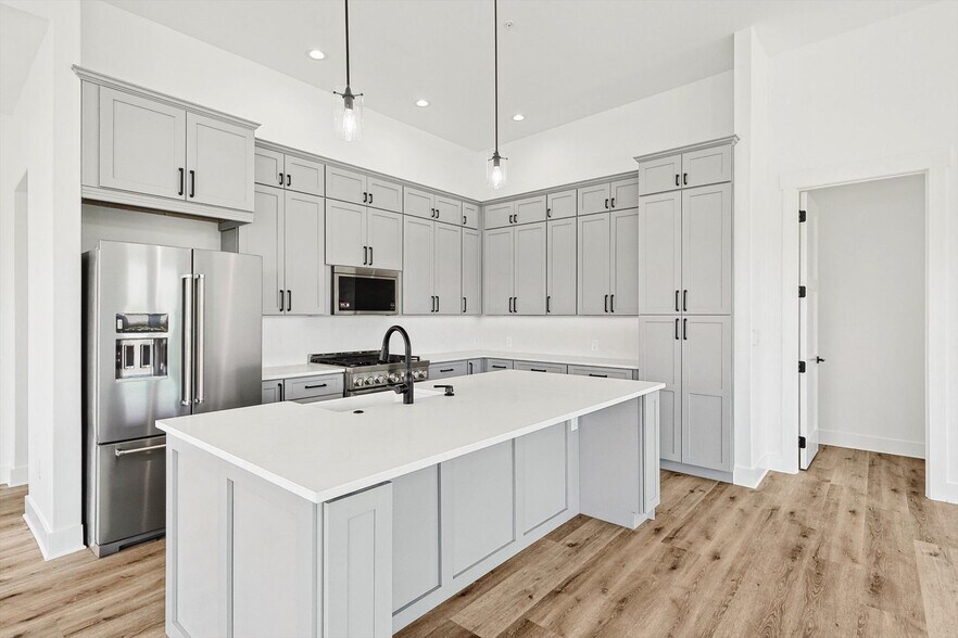 More Photos Of 767 W Main St, Coppell Storefront Retail Office For Sale