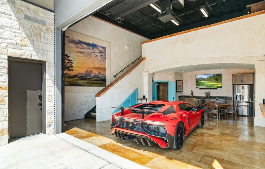 More Photos Of 7231 Stonewall Bnd, San Antonio Flex For Sale