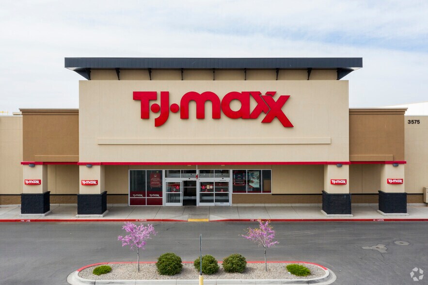 More Photos Of 7820 Enchanted Hills NE, Bernalillo Unknown For Lease