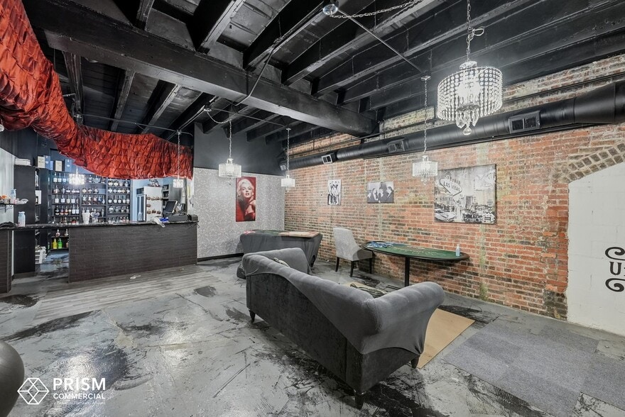 More Photos Of 1332-1336 P St, Lincoln Bar For Lease