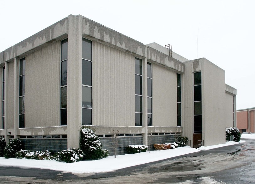 More Photos Of 6363 York Rd, Parma Heights Medical For Lease