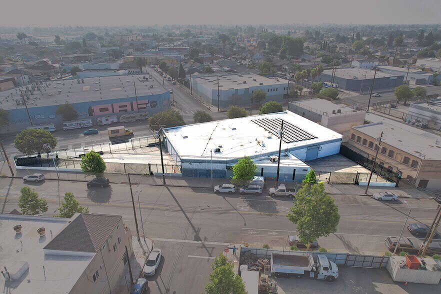 Primary Photo Of 3500 S San Pedro St, Los Angeles Warehouse For Lease