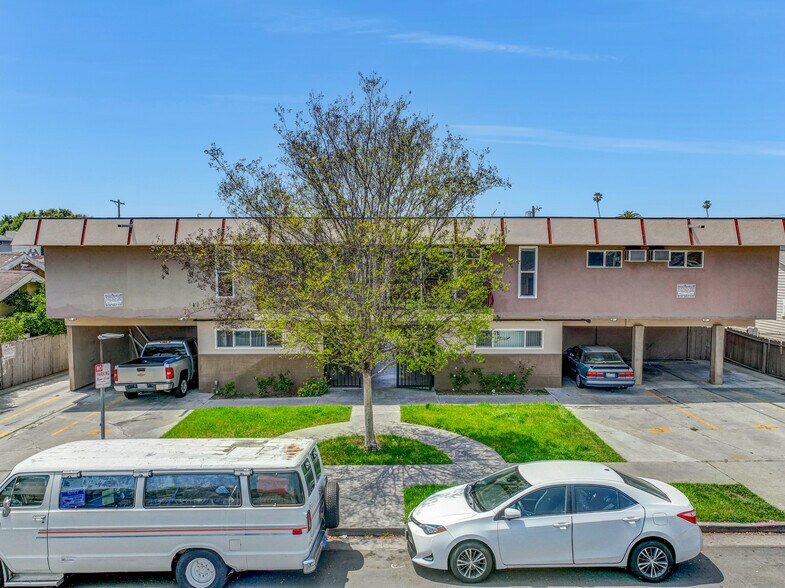 More Photos Of 423 N Harvard Blvd, Los Angeles Apartments For Sale