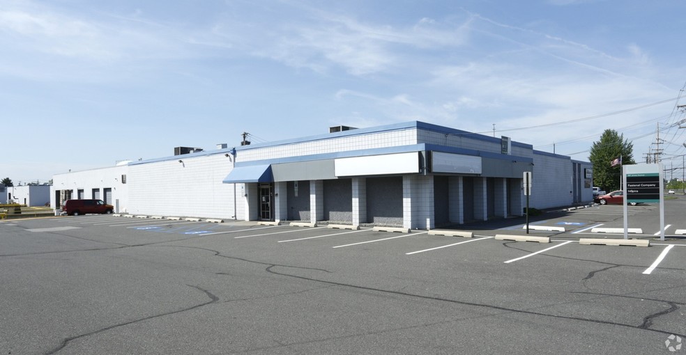 Primary Photo Of 987 Jersey Ave, New Brunswick Warehouse For Lease