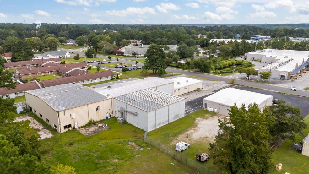 More Photos Of 2911 Brunswick Ave, New Bern Sports And Entertainment For Sale