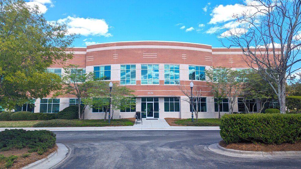 More Photos Of 2528 Independence Blvd, Wilmington Office For Lease